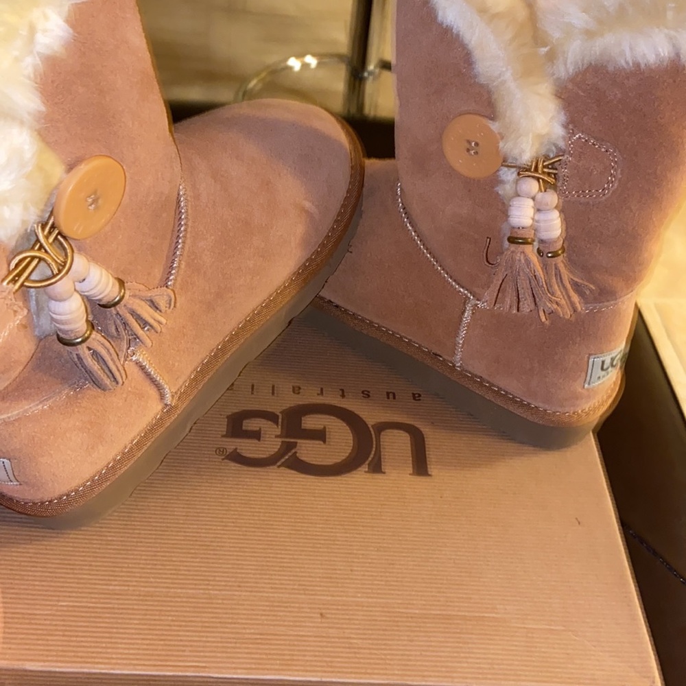 Ugg fur boots - Picture 7 of 8
